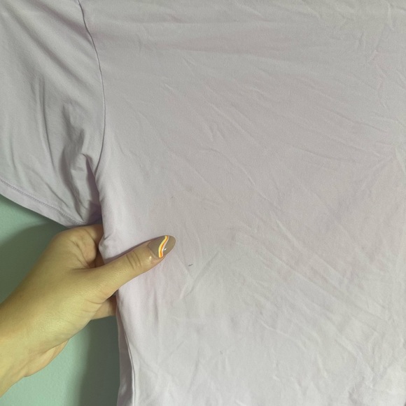 Skims Tshirt - Picture 2 of 3